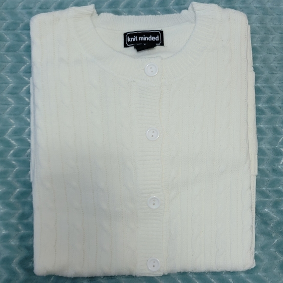 Ladies Sweater - Picture 12 of 12